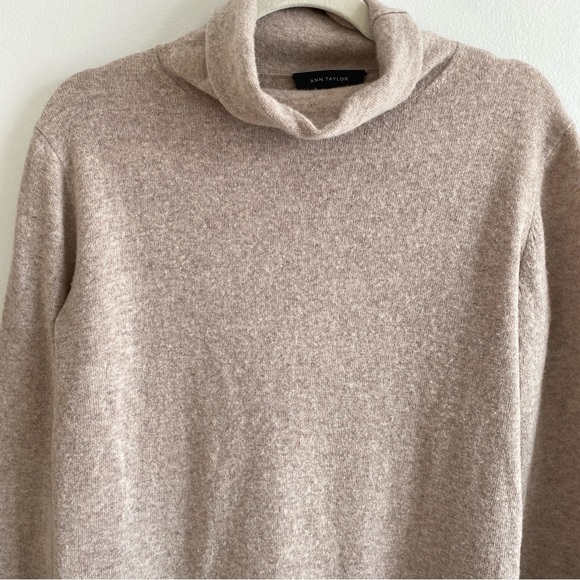 ANNE Taylor Wool Blend Turtleneck Tunic Sweater Oatmeal Size S - Picture 3 of 11